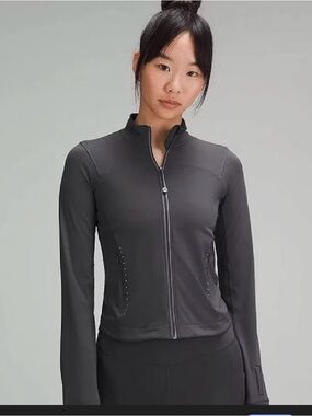 lululemon athletica Women's black lightweight running jacket